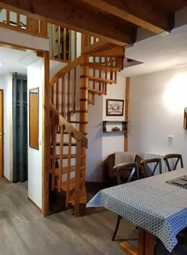 Duplex 6/8 pers au pied des pistes