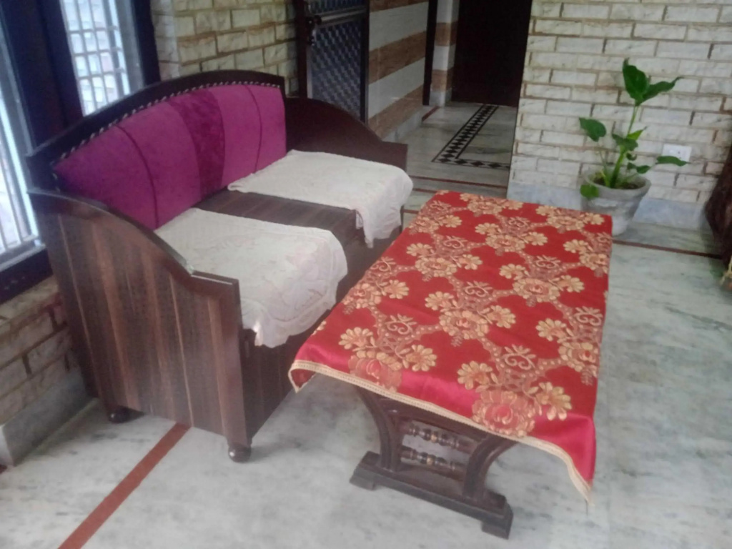 OYO HOME 92078 Pinky Homestay