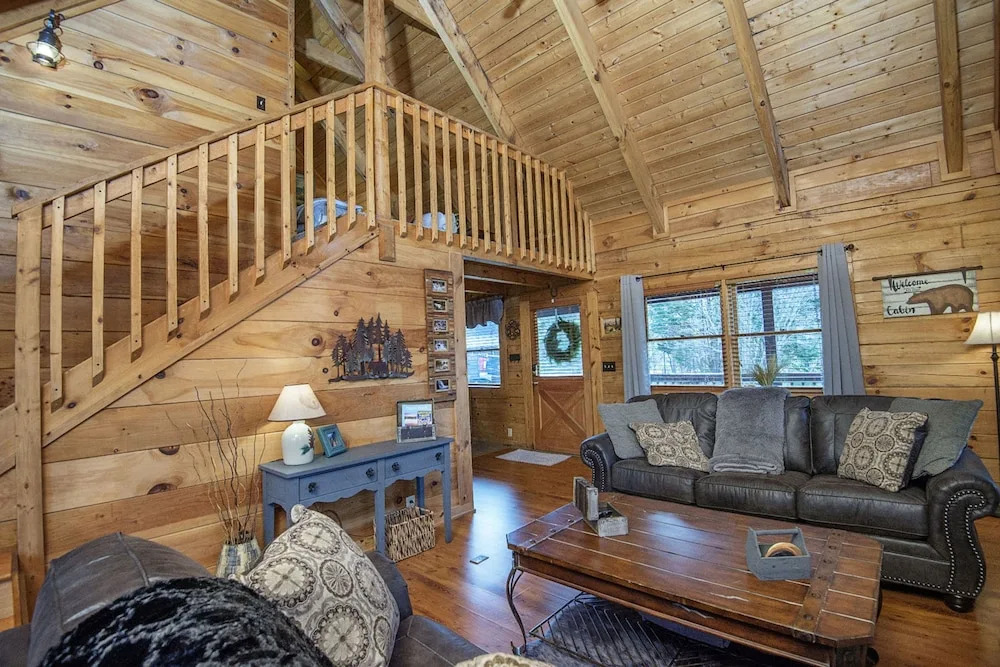 Knotty Pine by Eagles Ridge Resort