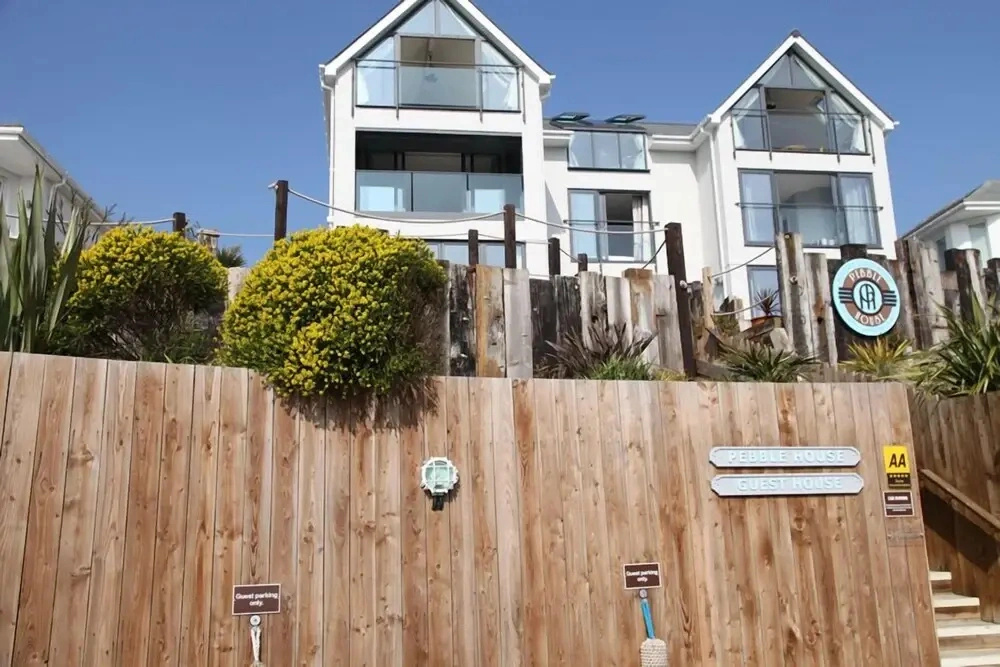 Luxury Pebble House 180 Degrees Sea View