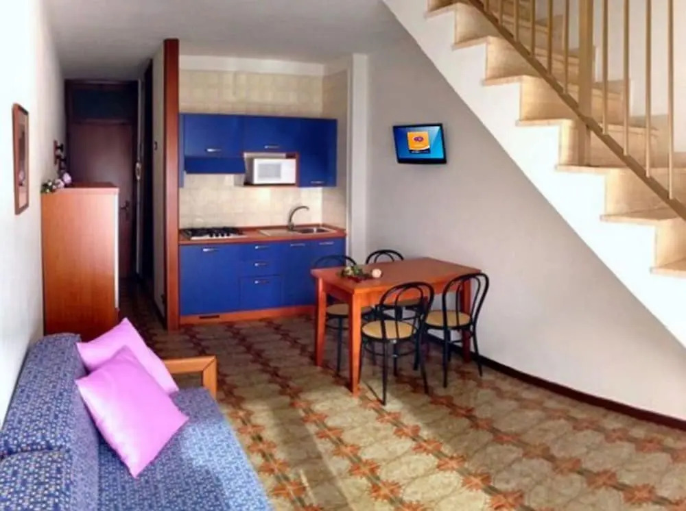 Elegant two Story Apartment Near the Beach