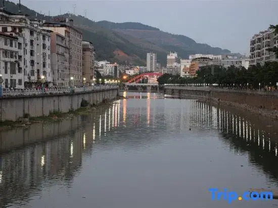 yasitejiudian（baisetianlinqichezongzhandian）