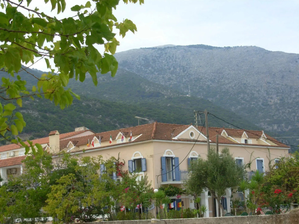 Louisa Apartments