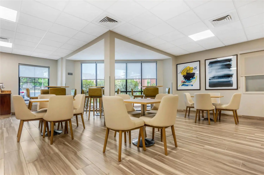 Comfort Inn & Suites Saint Louis Lafayette Square