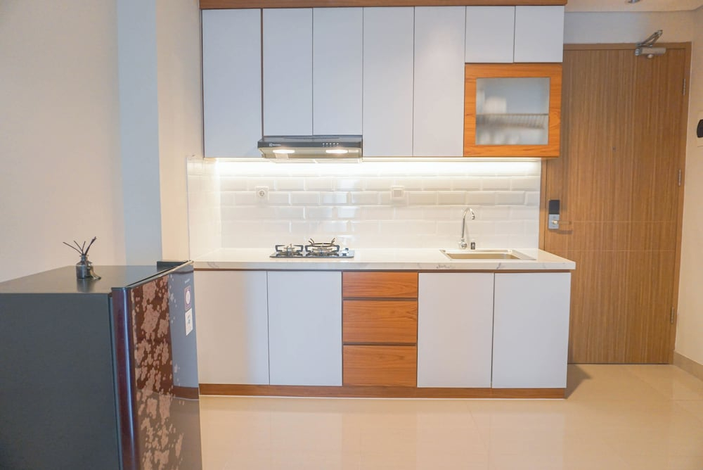 Comfy And Elegant 2Br At Tamansari Iswara Apartment