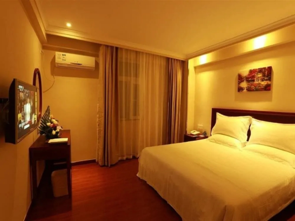GreenTree Inn Hainan Sanya Chunyuan Seafood Square Express Hotel