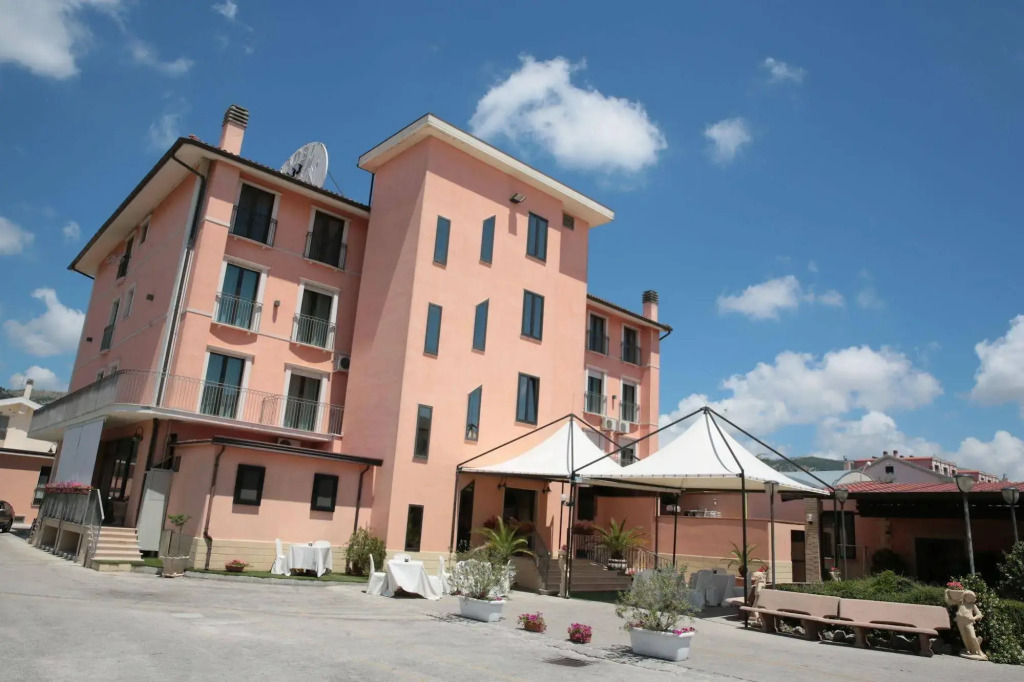 Hotel Leon - Ristorante Al Cavallino Rosso