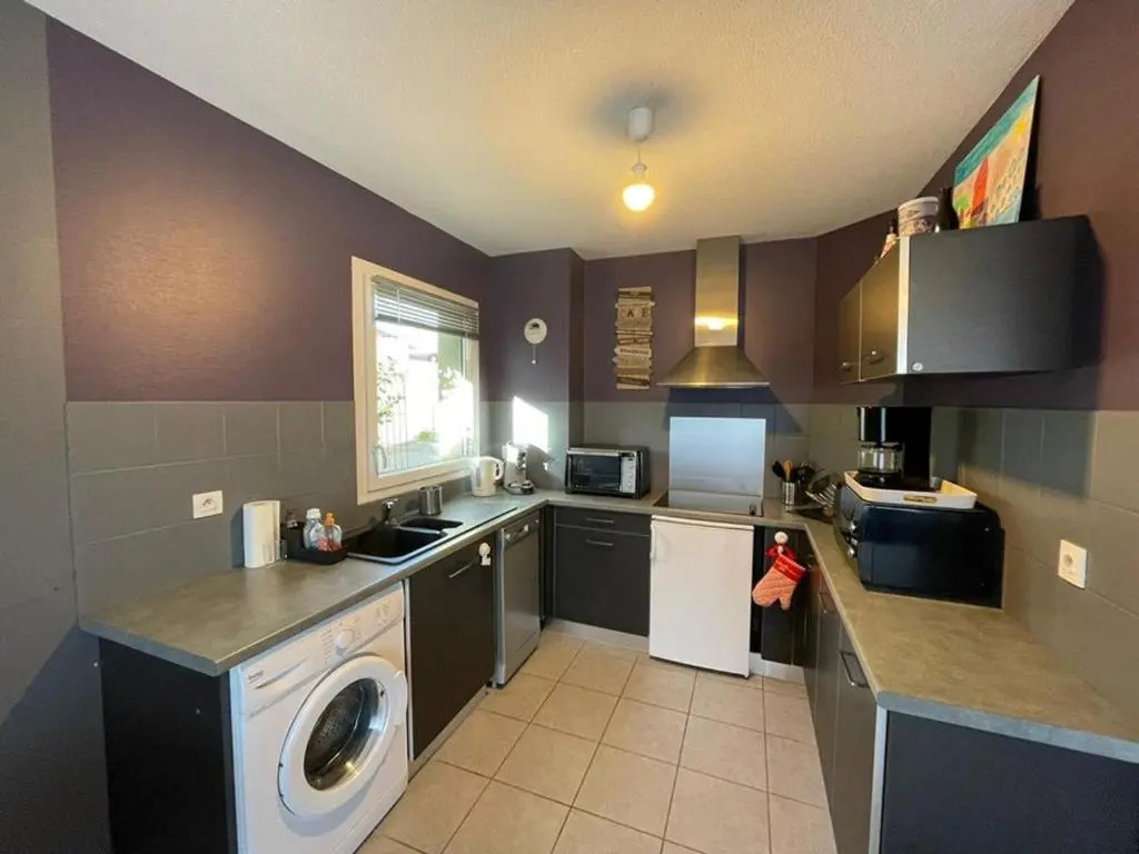 Appartement en rez-de-jardin à 100m de la plage avec terrasse et parking - FR-1-413-107