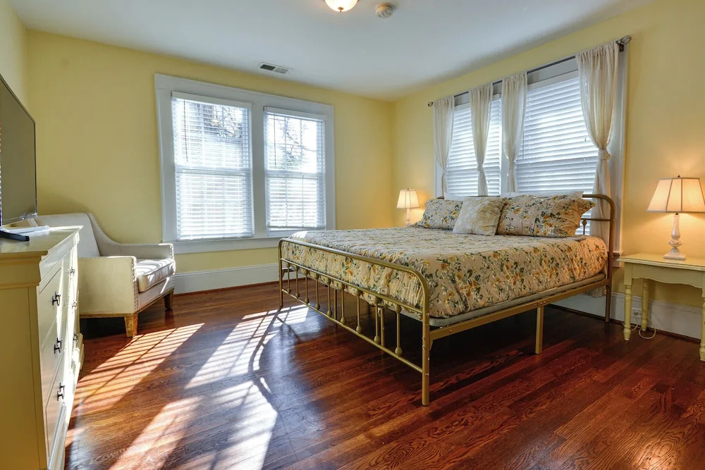 Great for Travel Nurses! Winston-salem Gem w/ Yard