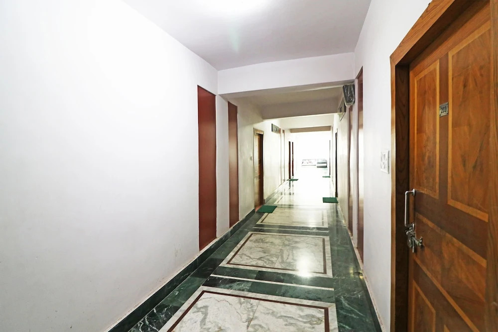 OYO 16638 Madhu Mamata Hotel & Resorts