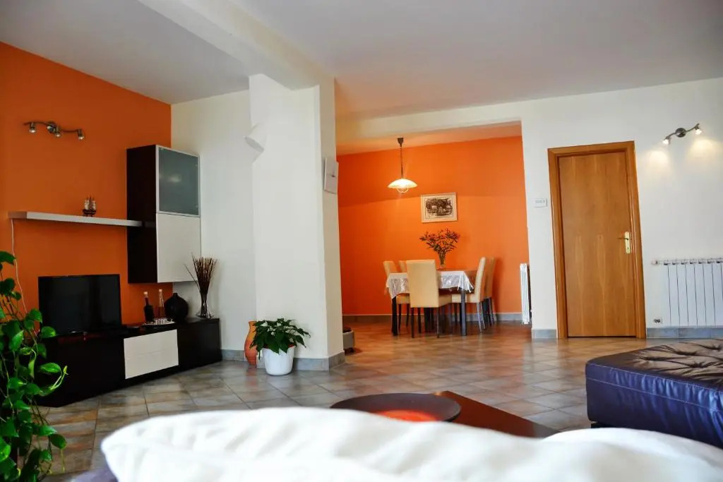 Apartments Mladinić