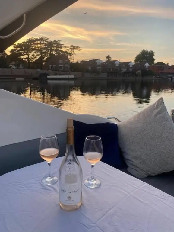 Romantic 3beds Yacht Escape on Thames