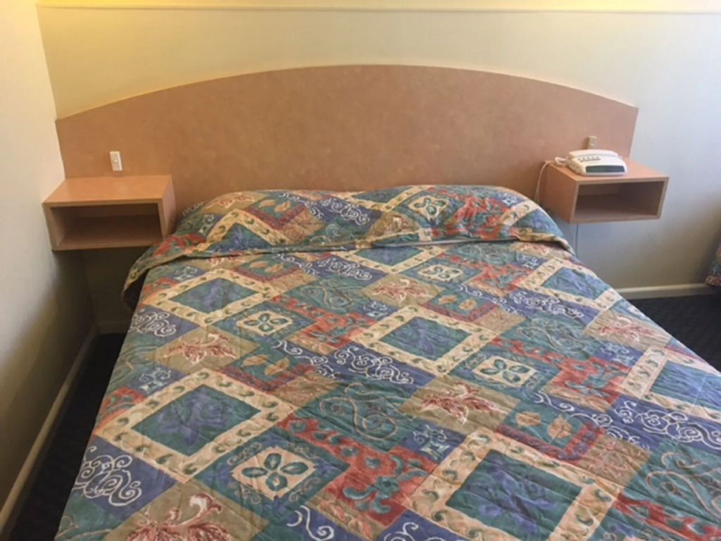 Parkville Motel