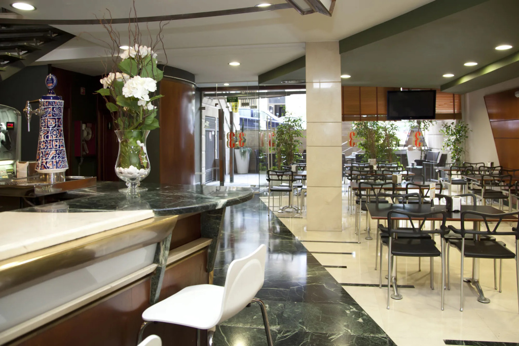 Hotel Sercotel Tres Luces