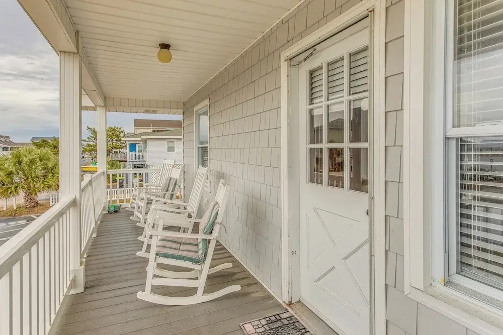Steps to Sand! Family Ocean Isle Beach Retreat