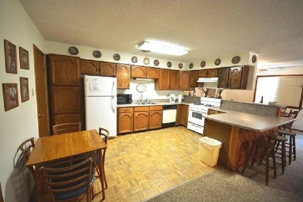 English - Three Bedroom Cabin