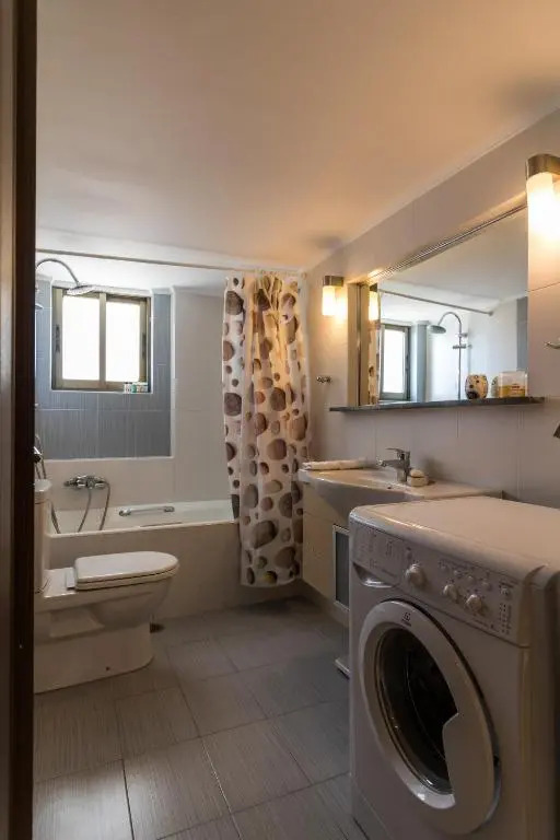 Amazing 2 Bdrm Sea View Holiday Apt