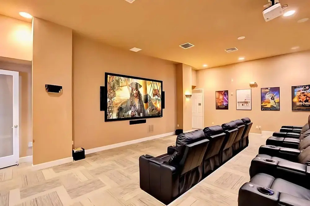 Bella Vida House With Pool and Games - Near Disney!