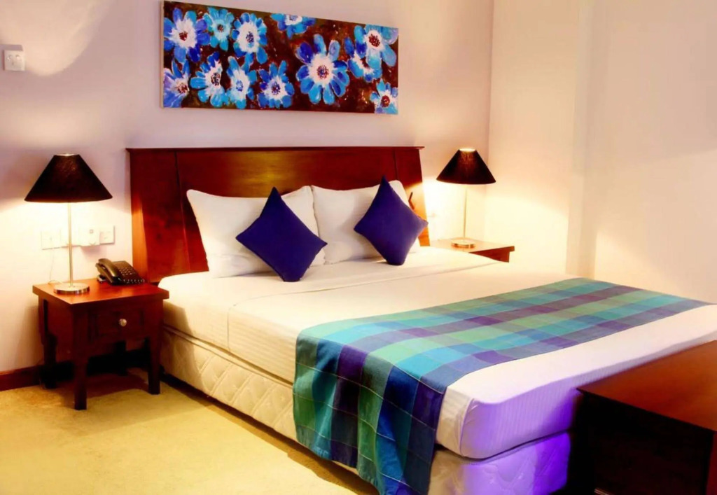 Opulent River Face Hotel