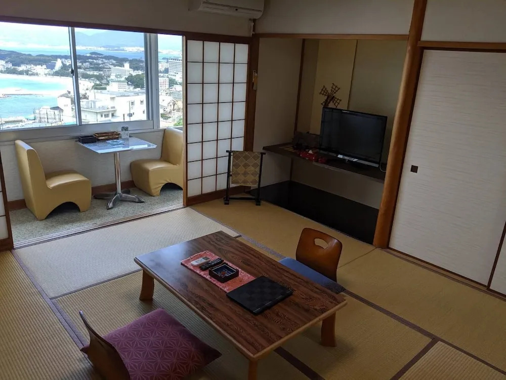 Shirahae(小さな宿　白南風)
