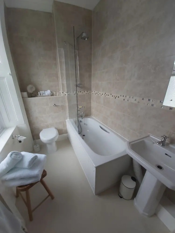 LLys Aeron "The Little Hotel"