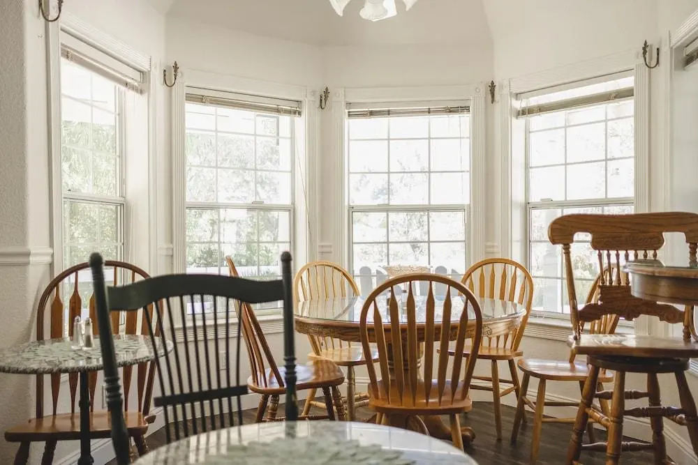 Hounds Tooth Inn