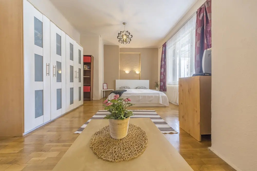Zumin Apartment