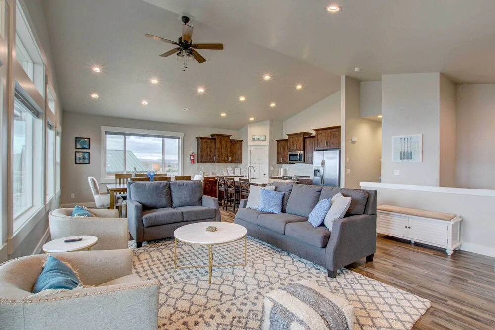 Lake-view Escape w/ Private Beach Resort Access!