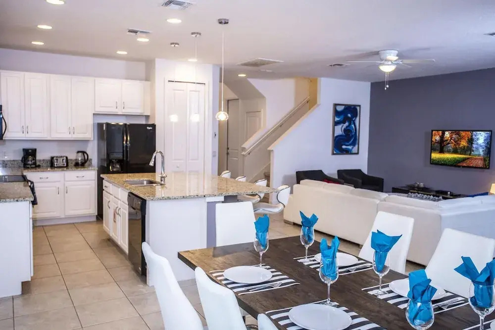 Stunning 6 Bedroom Single Family Home Close to Disney 327