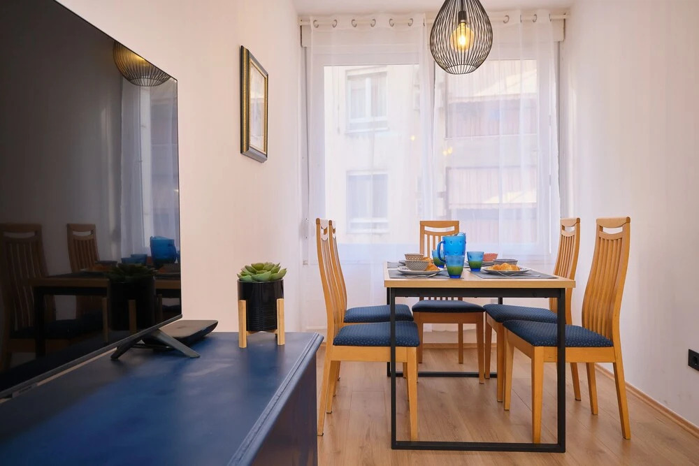 Bacci Central 2-Bedroom Apartment by Litto