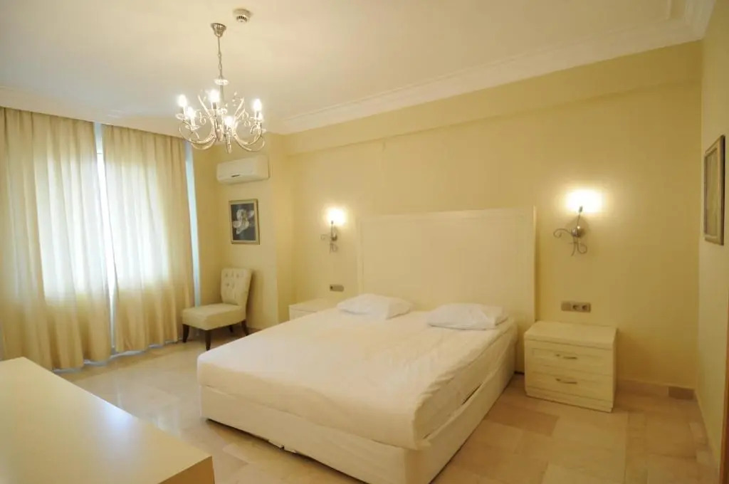 Gold City 2B2B Penthouse Main Building with Free Aqua Park