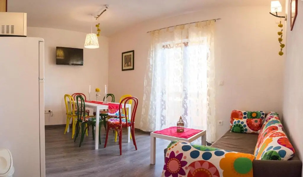Apartment Dore