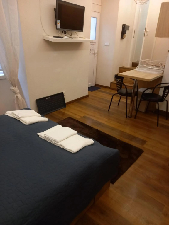 Liszt Ferenc square Studio apartment MID TERM