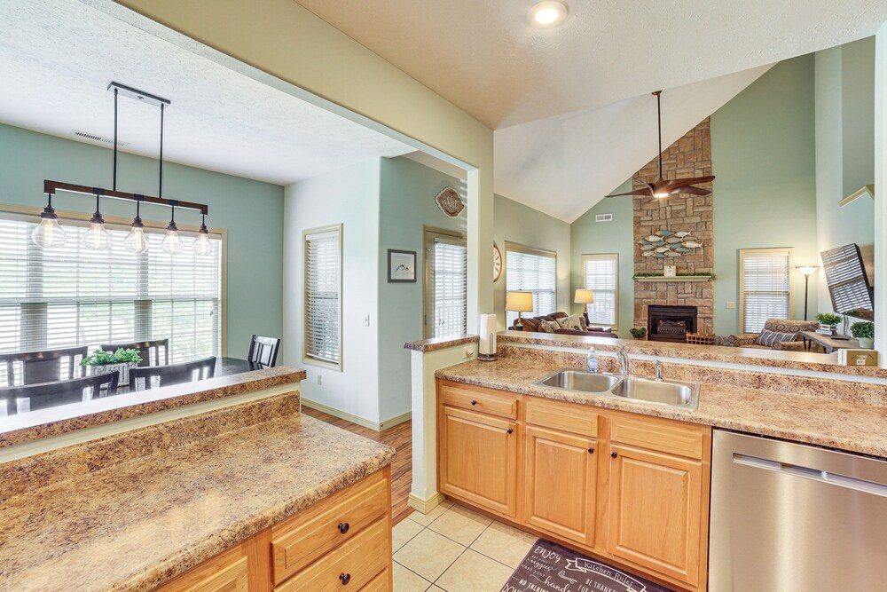 Pool & Lake Access: 'cozy Nest' in Branson West