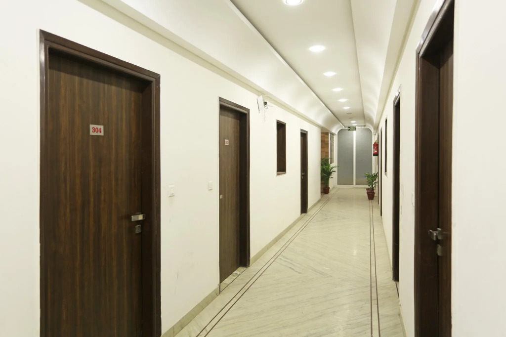 OYO 11340 Hotel Lakshmi Palace