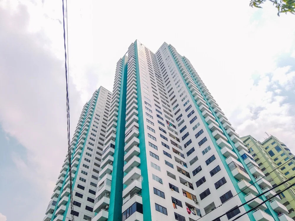 Comfort And Minimalist Studio At Amethyst Apartment