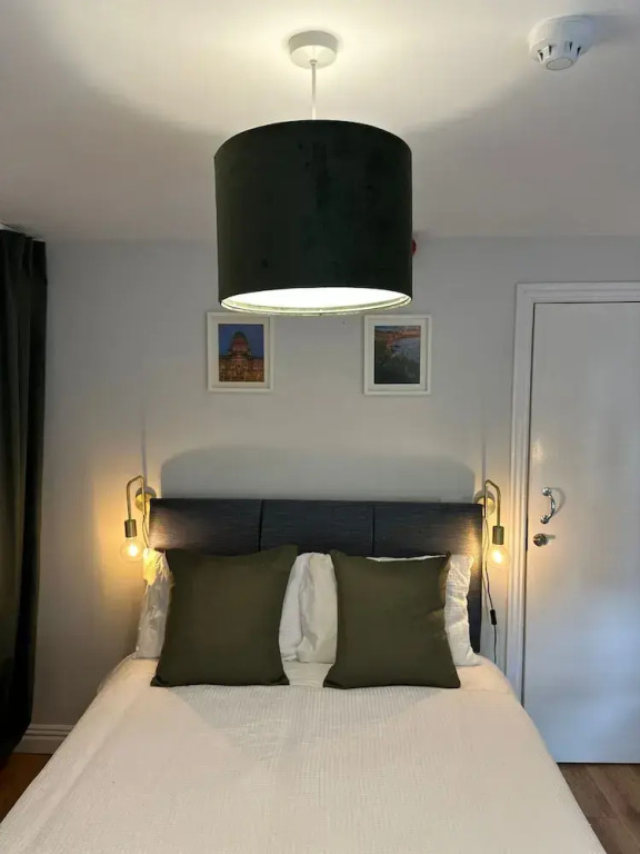 Ocho Homes Lux By Eight Continents, Belfast