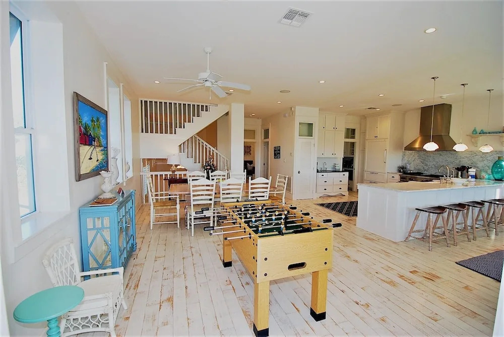 Bella Casa - Private House With Hot Tub 4 Bedroom Home by RedAwning