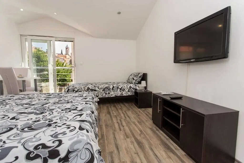 Apartments & Rooms Villa Zaad FREE PRIVATE PARKING
