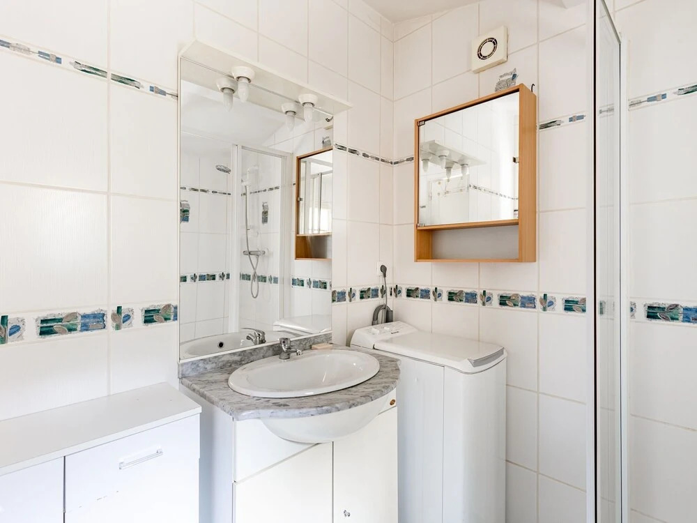 Picturesque Apartment in Bayeux with Private Courtyard