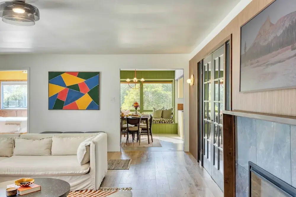 Walk to Beach & Shops Fireplace, Patio Dining & Firepit at Manzanita Ave