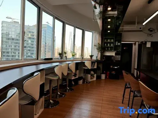 Cuan yue Space Youth Hostel (Laoximen Subway Station Branch)
