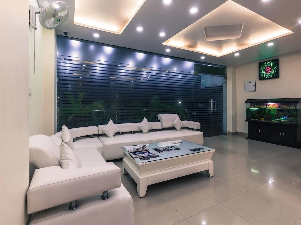 OYO 2558 Hotel R K Residency