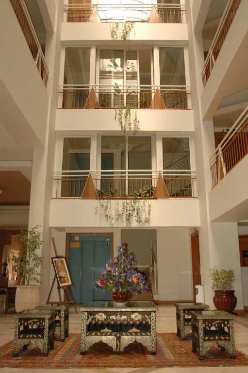 Intouriste Hotel & Suites