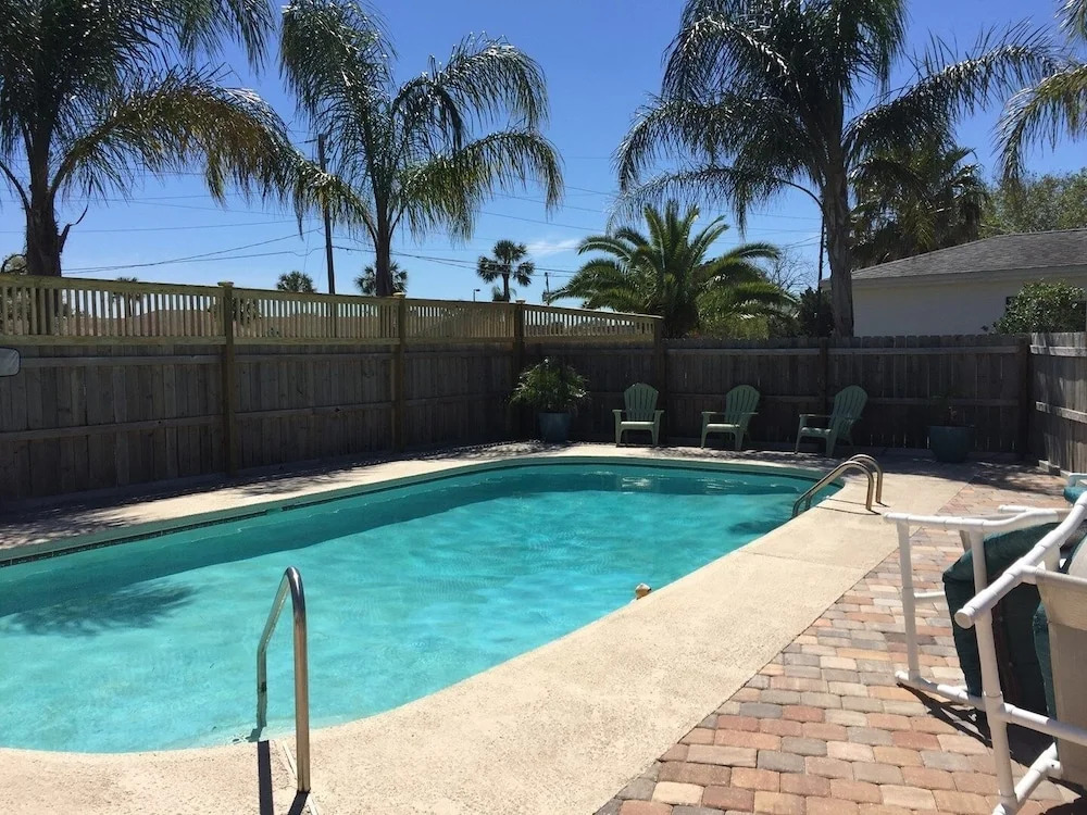 3br Pool - Open In March 3 Bedroom Home