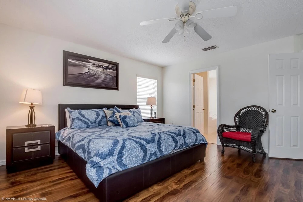 Villa Overlooking Pond at Golf Community 1108mc
