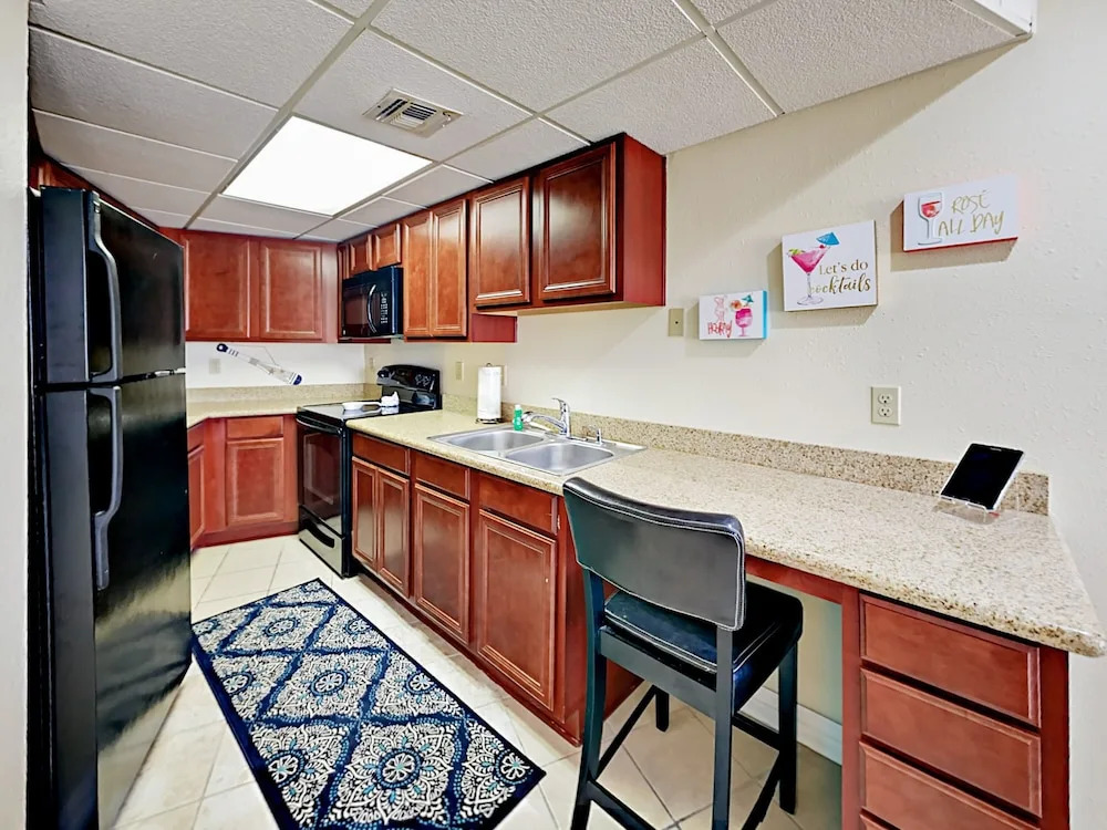 Laguna #305 - 2 Br Condo