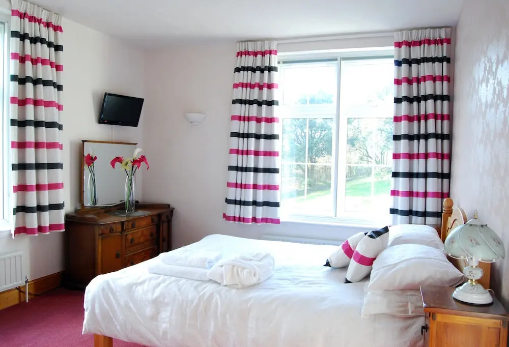 Lower Winsford Apartments & Rooms