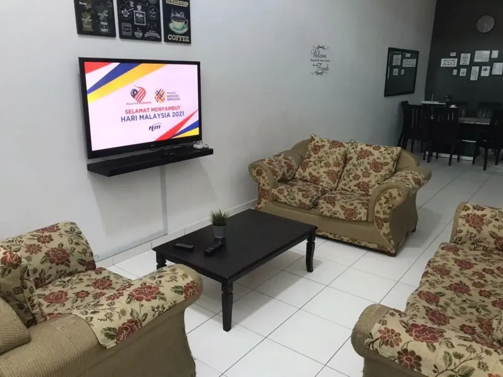 OYO Home 90359 Homestay Bandar Putra 2