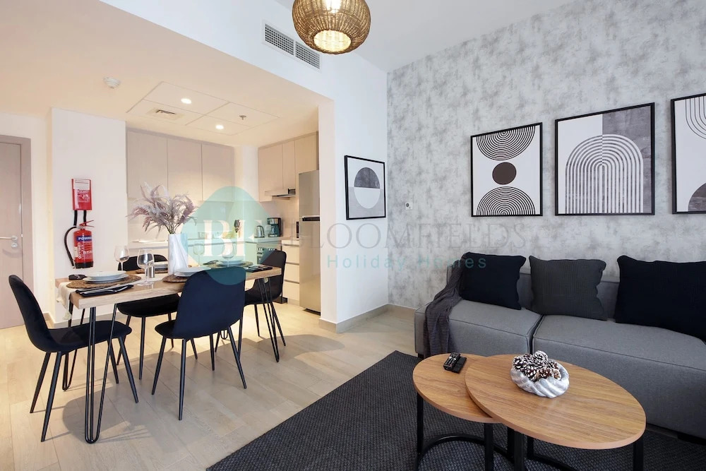 Stunning canal view apartment Yas island